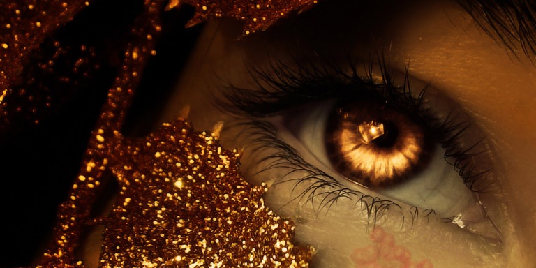 янтарный глаз и сусальное золото